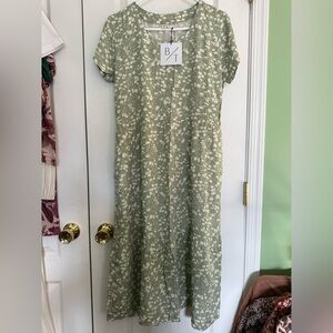 NWT Bytavi Floret Tier Dress